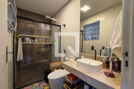 Banheiro da Suíte de casa para alugar com 2 quartos, 75m² em Vila Caiçara, Praia Grande