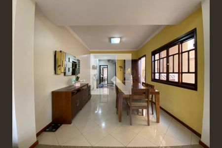 Sala de casa à venda com 3 quartos, 175m² em Rio Pequeno, São Paulo