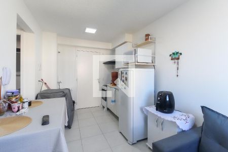Sala - Cozinha de apartamento para alugar com 1 quarto, 32m² em Vila Carmosina, São Paulo