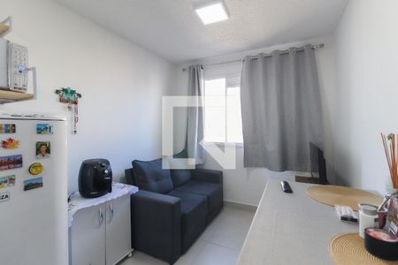 Sala - Cozinha de apartamento para alugar com 1 quarto, 32m² em Vila Carmosina, São Paulo