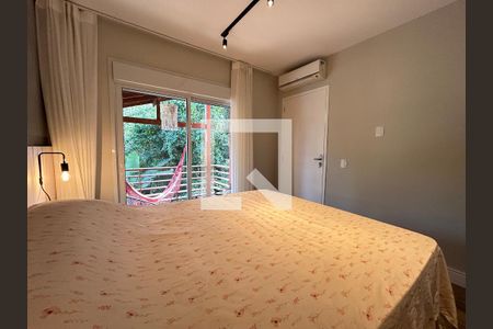 Suíte  de casa de condomínio para alugar com 2 quartos, 100m² em Itacorubi, Florianópolis