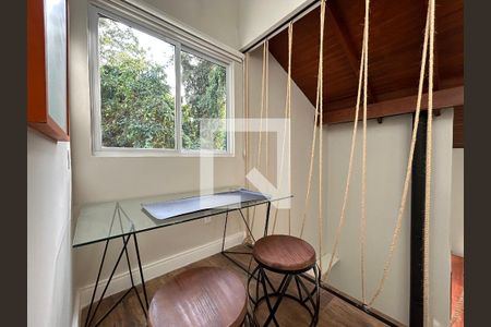 Sala 2 de casa de condomínio para alugar com 2 quartos, 100m² em Itacorubi, Florianópolis