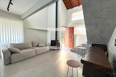 Sala  de casa de condomínio para alugar com 2 quartos, 100m² em Itacorubi, Florianópolis