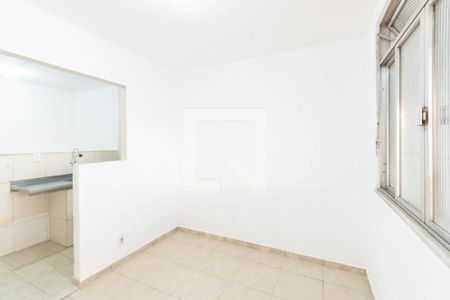 Sala de casa para alugar com 1 quarto, 50m² em Benfica, Rio de Janeiro
