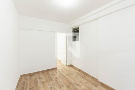 Quarto de casa para alugar com 1 quarto, 50m² em Benfica, Rio de Janeiro
