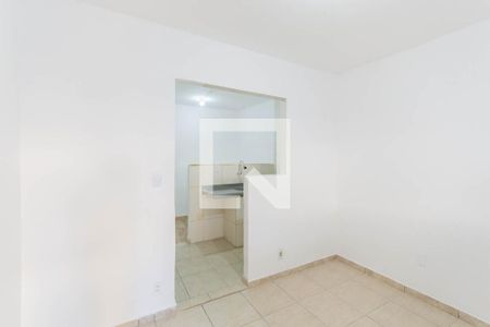 Sala de casa para alugar com 1 quarto, 50m² em Benfica, Rio de Janeiro