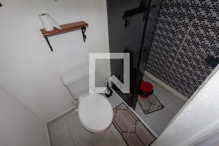 Banheiro de casa para alugar com 1 quarto, 50m² em Vila Buenos Aires, São Paulo