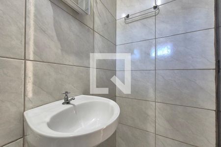 Banheiro de kitnet/studio para alugar com 1 quarto, 27m² em Jardim Nova America, Campinas