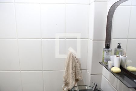 Banheiro de apartamento à venda com 2 quartos, 62m² em Camargos, Belo Horizonte