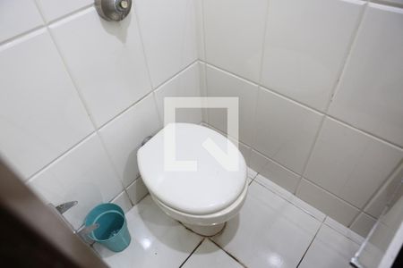 Banheiro de apartamento à venda com 2 quartos, 62m² em Camargos, Belo Horizonte