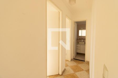 Corredor de apartamento para alugar com 2 quartos, 50m² em Vila Emir, São Paulo