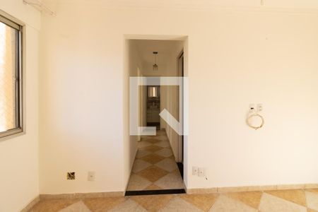 Corredor de apartamento para alugar com 2 quartos, 50m² em Vila Emir, São Paulo