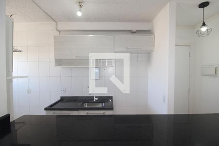 Sala / Cozinha de apartamento para alugar com 2 quartos, 49m² em Vila Roque, São Paulo
