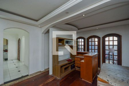 Casa à venda com 3 quartos, 270m² em Jardim Guanhembu, São Paulo
