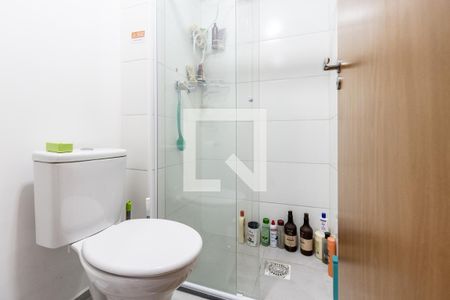 Banheiro de apartamento para alugar com 2 quartos, 51m² em Lapa, São Paulo