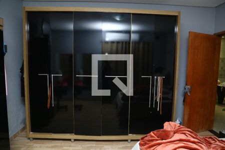 Suíte de casa à venda com 4 quartos, 360m² em Setor Recanto das Minas Gerais, Goiânia