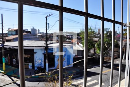 Vista da sala de casa para alugar com 1 quarto, 90m² em Vila Guedes, São Paulo