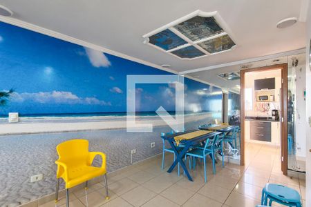Sala de apartamento para alugar com 2 quartos, 90m² em Vilamar, Praia Grande