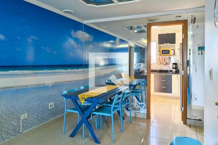 Sala de apartamento para alugar com 2 quartos, 90m² em Vilamar, Praia Grande