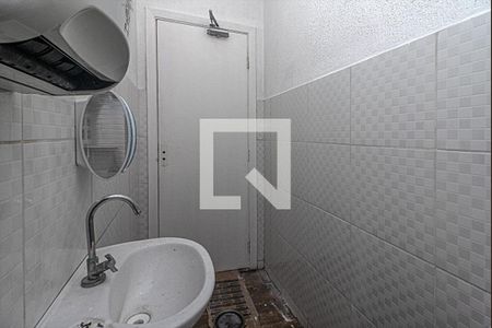 banheiro socia 2_4 de casa para alugar com 10 quartos, 560m² em Vila das Merces, São Paulo