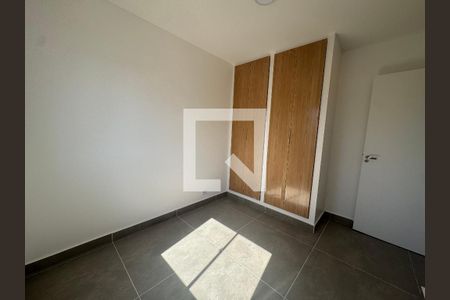 Quarto 2 de apartamento para alugar com 2 quartos, 47m² em Vila Osasco, Osasco