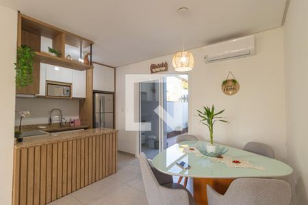 Sala de casa à venda com 2 quartos, 88m² em Igara, Canoas