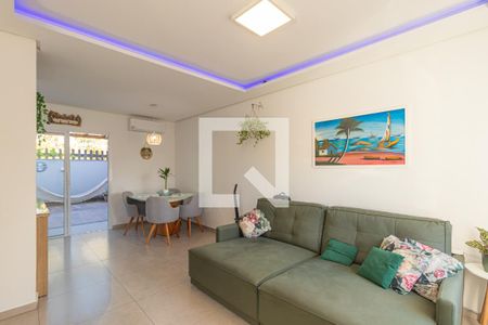 Sala de casa à venda com 2 quartos, 88m² em Igara, Canoas