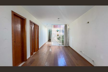 Sala de casa para alugar com 3 quartos, 233m² em Brooklin, São Paulo