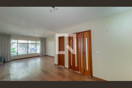Sala de casa para alugar com 3 quartos, 233m² em Brooklin, São Paulo