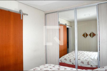 Quarto 1 de apartamento para alugar com 3 quartos, 60m² em Acaiaca, Belo Horizonte