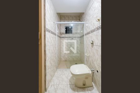Banheiro da Suíte de casa para alugar com 1 quarto, 35m² em Km 18, Osasco