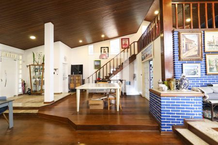Casa de Condomínio para alugar com 3 quartos, 780m² em Vila Irmaos Arnoni, São Paulo
