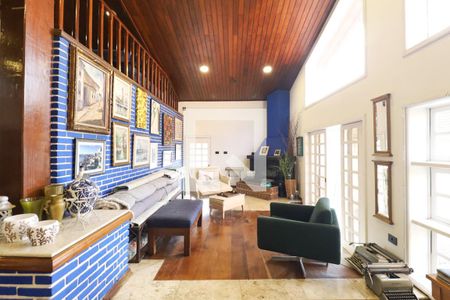 Casa de Condomínio para alugar com 3 quartos, 780m² em Vila Irmaos Arnoni, São Paulo