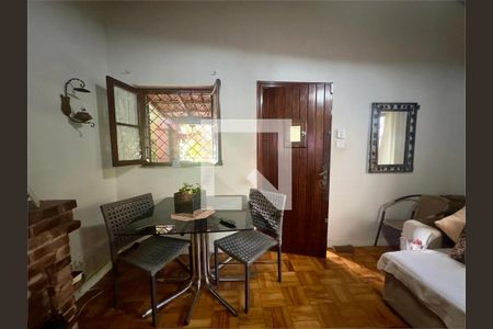 Casa à venda com 3 quartos, 280m² em Vila Pedra Branca, São Paulo