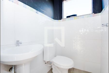 Banheiro Social 1 de casa para alugar com 1 quarto, 120m² em Jardim Pinhal, Guarulhos