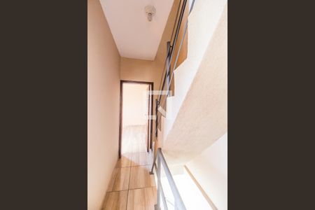 Corredor de casa à venda com 4 quartos, 225m² em Jardim Florida, Barueri