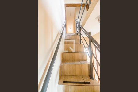 Escada de casa à venda com 4 quartos, 225m² em Jardim Florida, Barueri