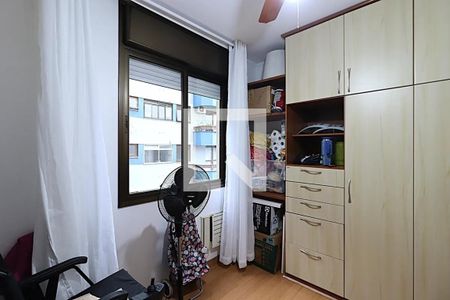 Quarto de apartamento à venda com 3 quartos, 94m² em Vila Ipiranga, Porto Alegre
