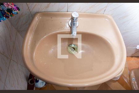 Banheiro de casa para alugar com 1 quarto, 32m² em Taboão, Diadema