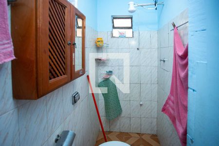 Banheiro de casa para alugar com 1 quarto, 32m² em Taboão, Diadema