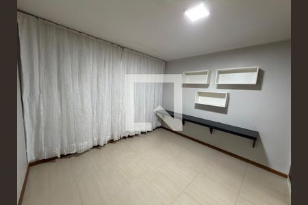 Quarto 01  de casa para alugar com 3 quartos, 400m² em Setor Habitacional Vicente Pires, Brasília