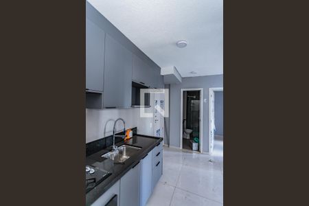 Sala, cozinha e área de serviço de apartamento à venda com 2 quartos, 32m² em Jardim Pereira Leite, São Paulo