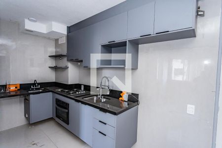 Sala, cozinha e área de serviço de apartamento à venda com 2 quartos, 32m² em Jardim Pereira Leite, São Paulo