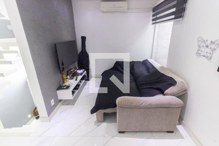 Sala de TV de casa para alugar com 2 quartos, 170m² em Água Rasa, São Paulo