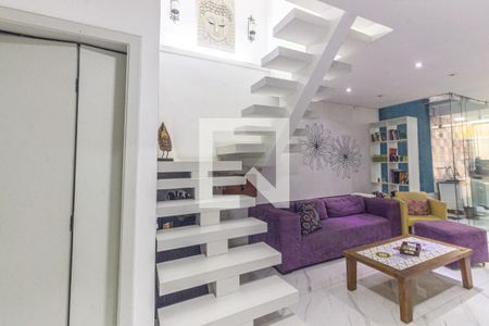 Sala de casa para alugar com 2 quartos, 170m² em Água Rasa, São Paulo