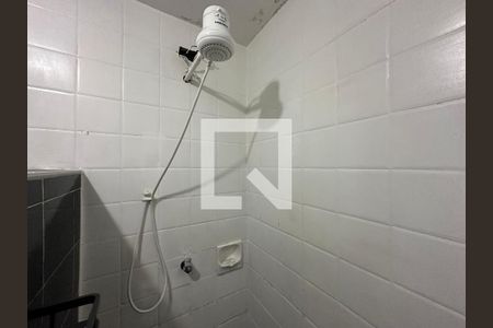 Banheiro de apartamento para alugar com 1 quarto, 38m² em Centro, São Vicente