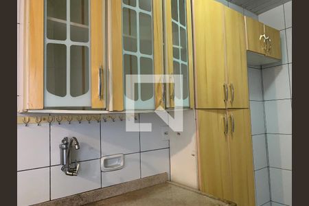 Cozinha de casa de condomínio para alugar com 2 quartos, 50m² em Taquara, Rio de Janeiro