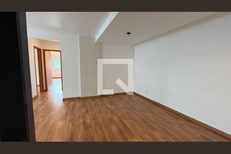 Sala de apartamento para alugar com 2 quartos, 72m² em Valparaíso, Petrópolis
