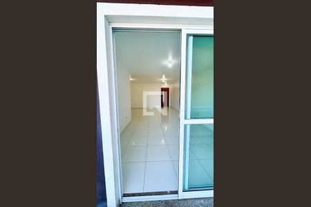 Apartamento para alugar com 3 quartos, 124m² em Costa azul, Rio das Ostras
