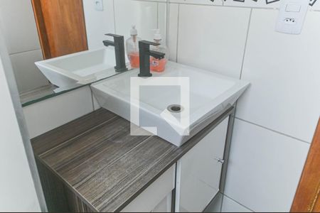 Banheiro de apartamento à venda com 2 quartos, 55m² em Chácara Santana, São Paulo